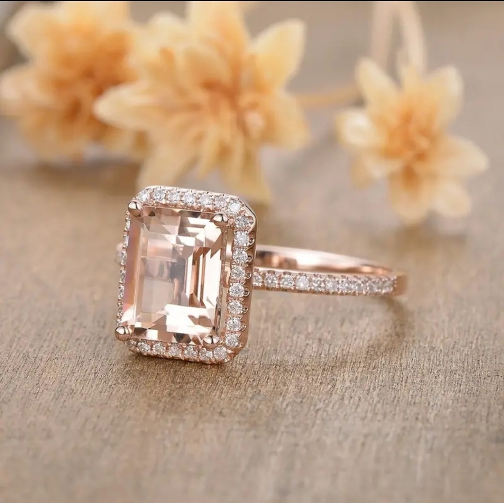 Square Rose Gold Rhinestone Ring - Picture 2 of 4